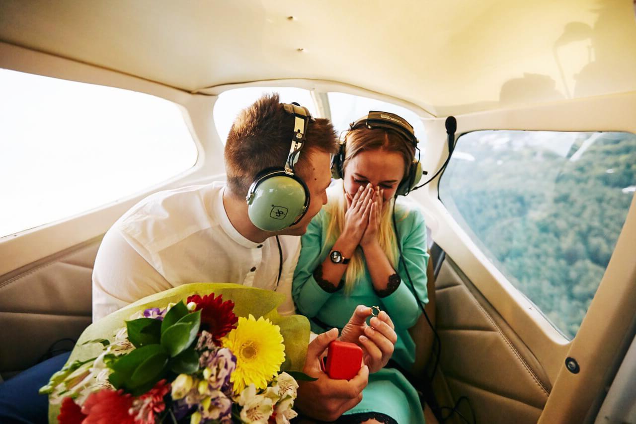 Предложение руки и сердца в полете на самолете Cessna 172